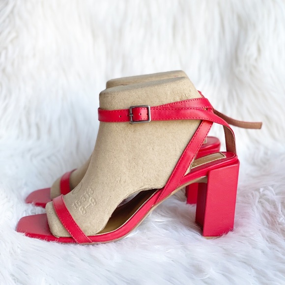 Jaggar Squared Red Leather Block Heel Sandal - Picture 13 of 15